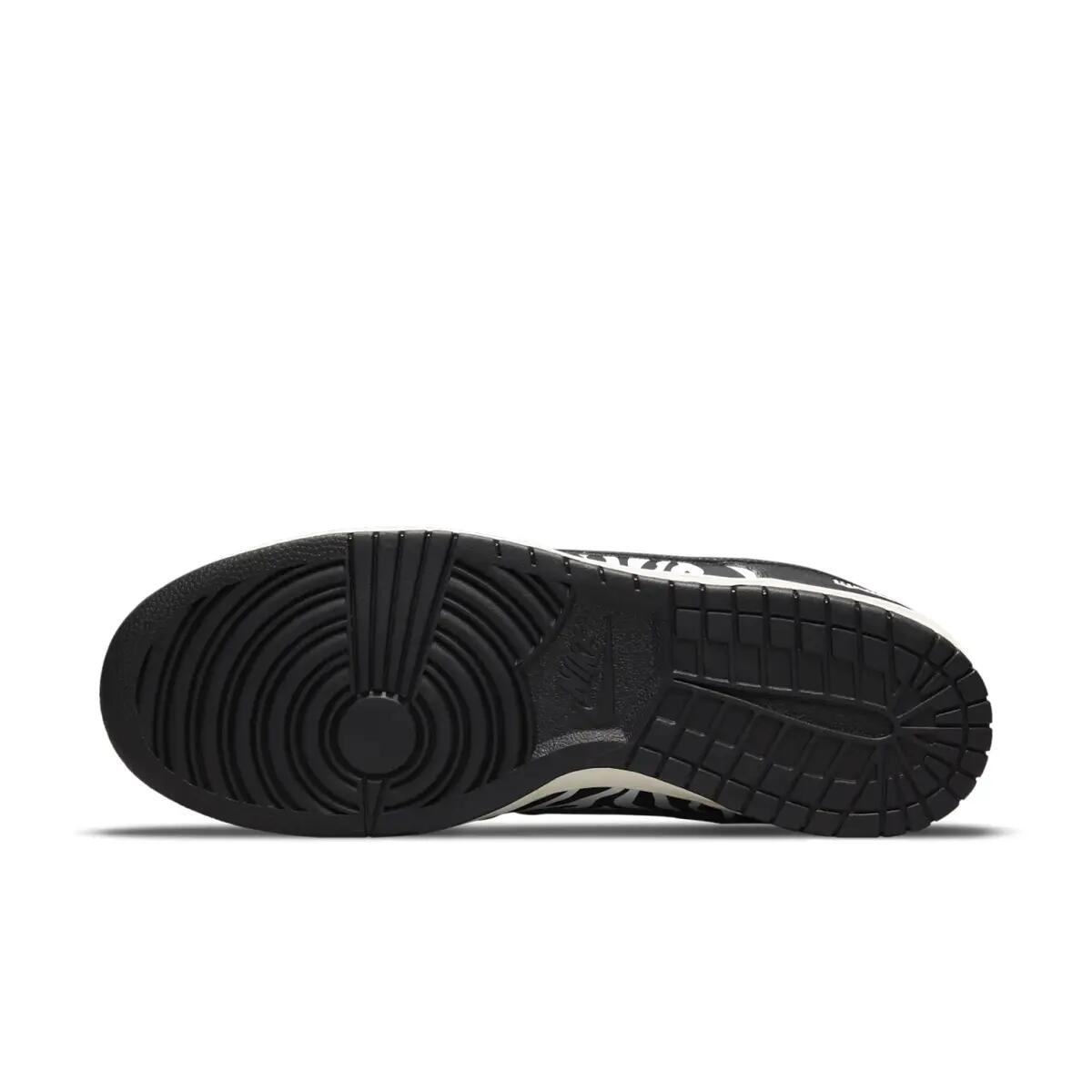Nike SB Dunk Low OG QS Quartersnacks Zebra 2/6