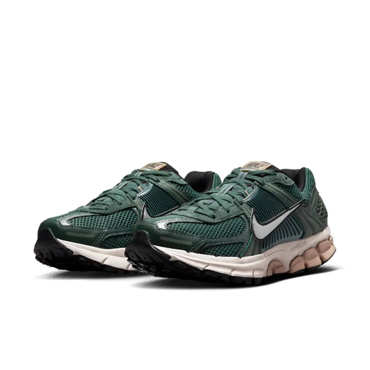 Nike Zoom Vomero 5 Vintage Green Light Orewood Brown Hemp Chrome (Women's) 5/6