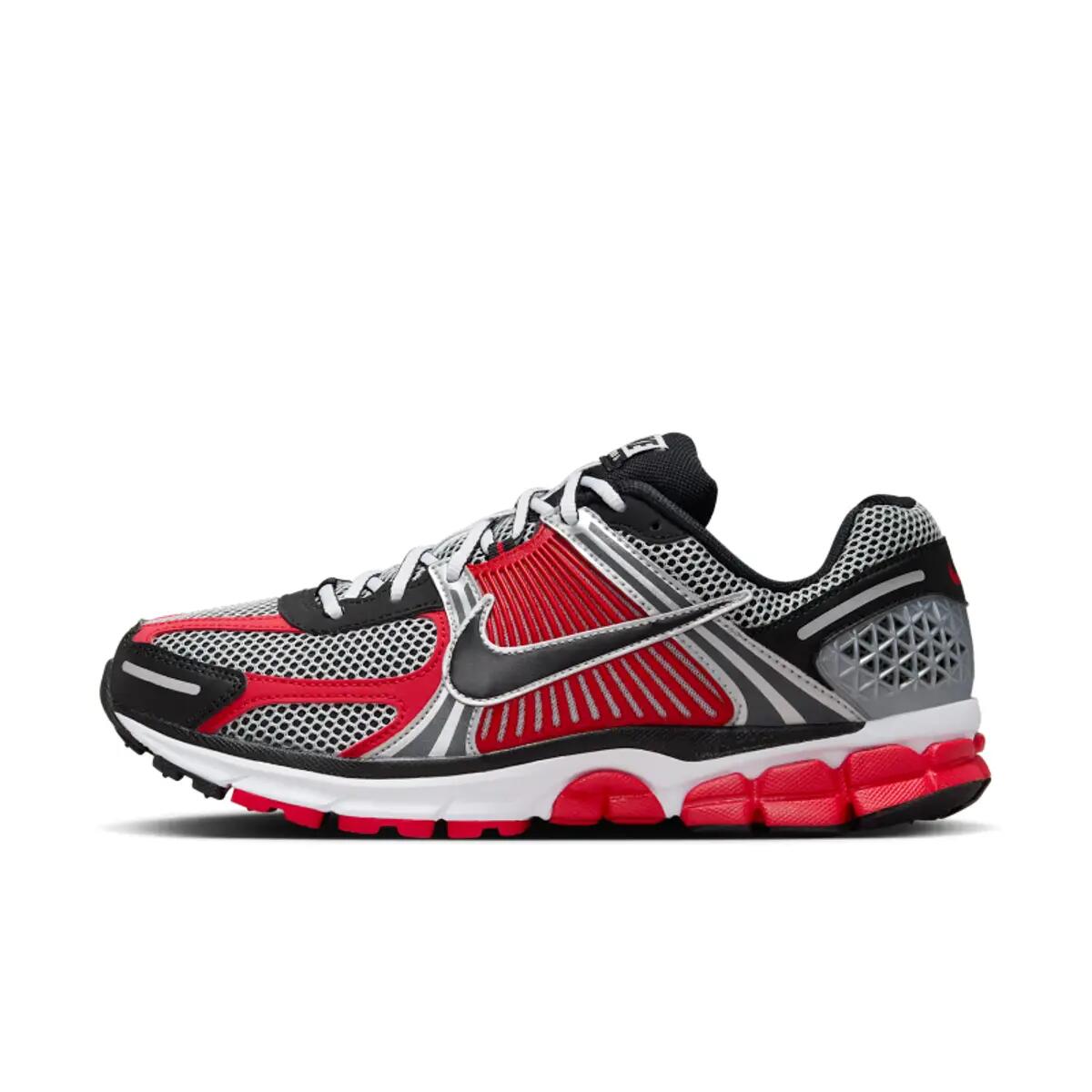Nike Zoom Vomero 5 Metallic Silver University Red 3/6