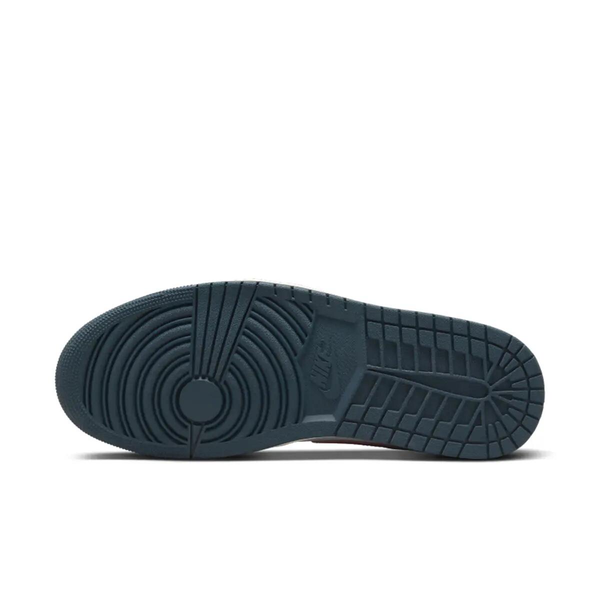 Jordan 1 Low SE Armory Navy 3/6