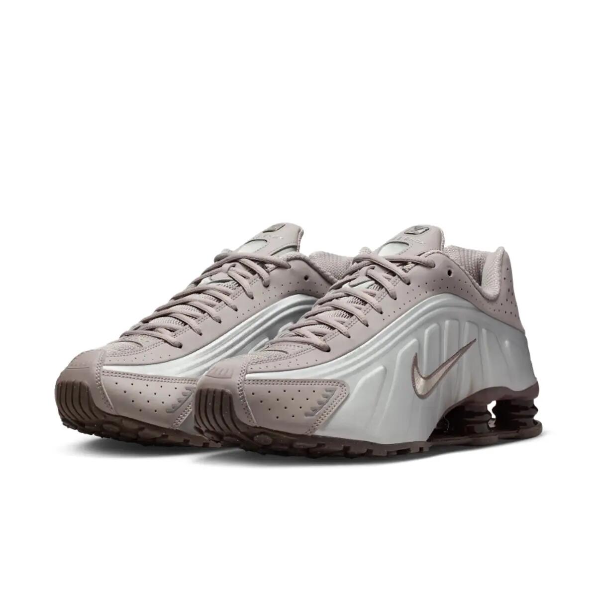 Nike Shox R4 Cave Stone 5/6