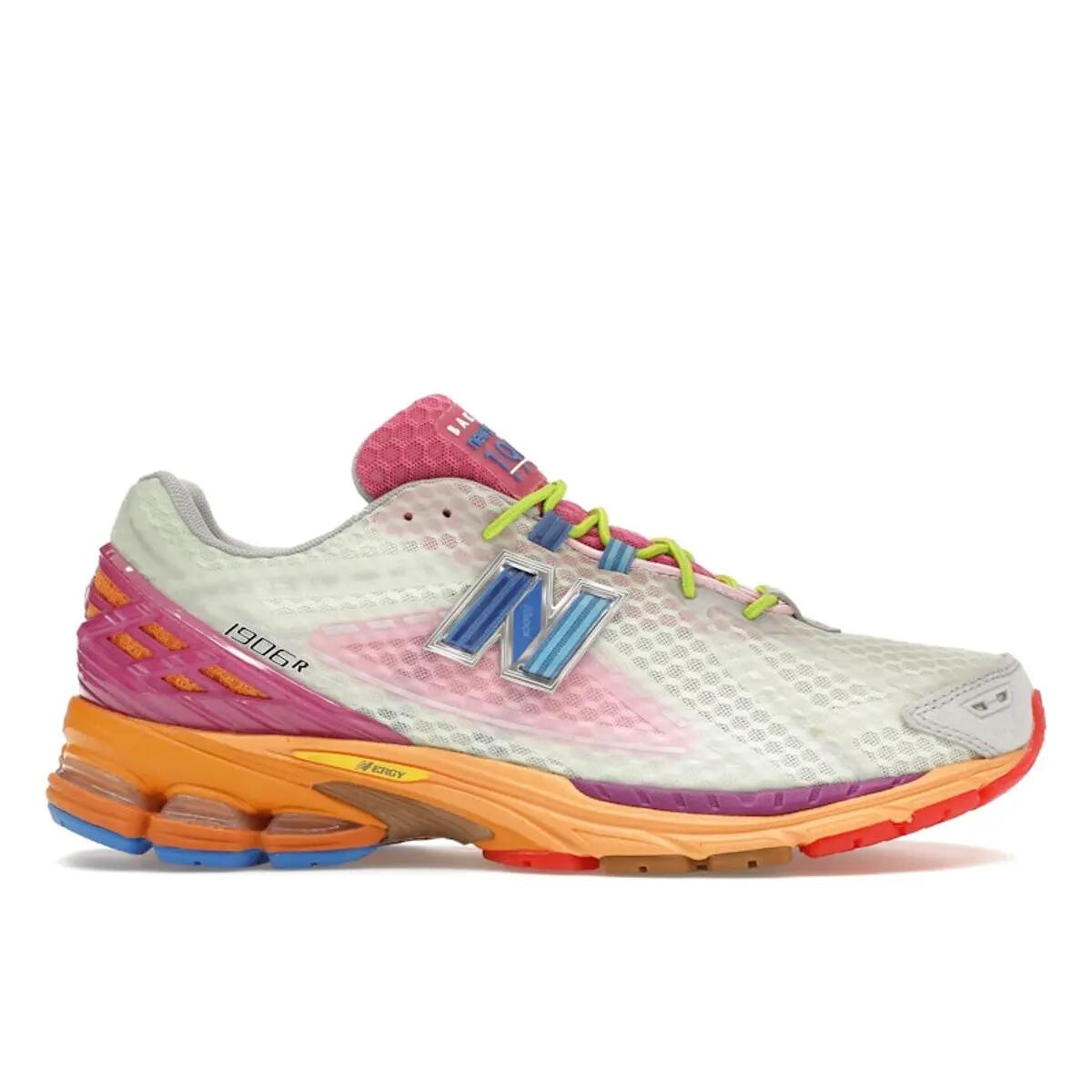 NEW BALANCE picture