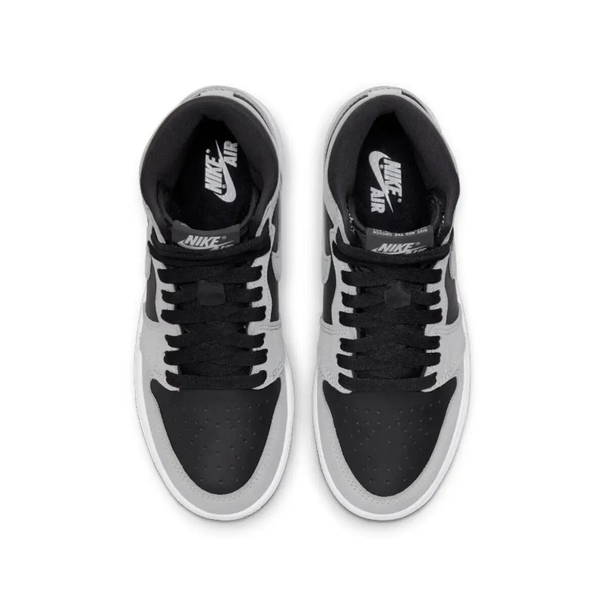 Air Jordan 1 Retro High Black White Light Smoke Grey (GS) 4/6