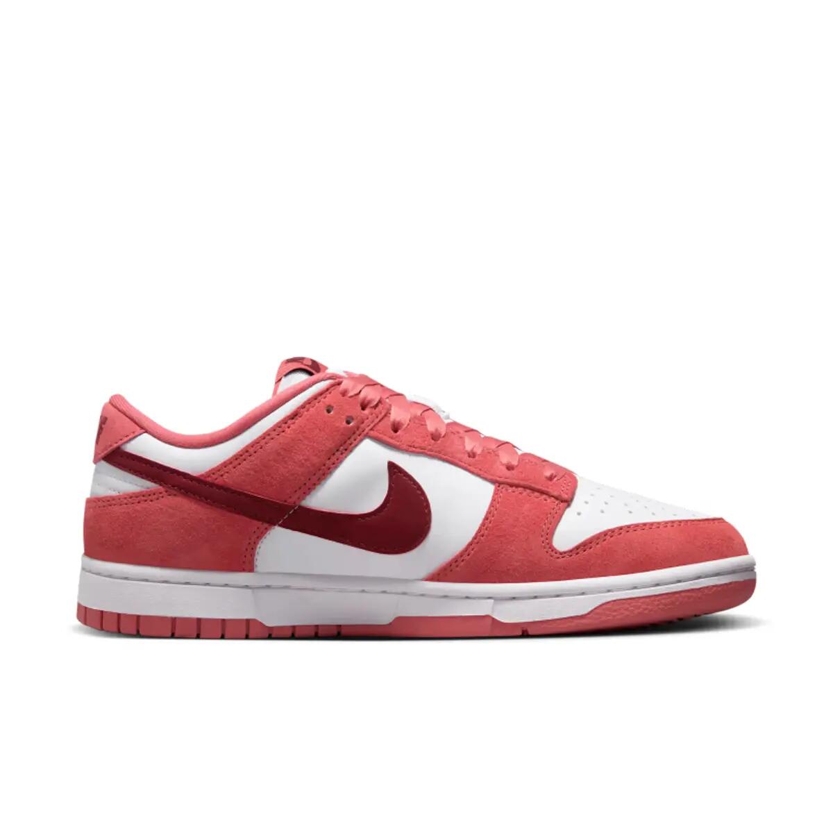 Nike Dunk Low Valentines Day (2024) 2/6