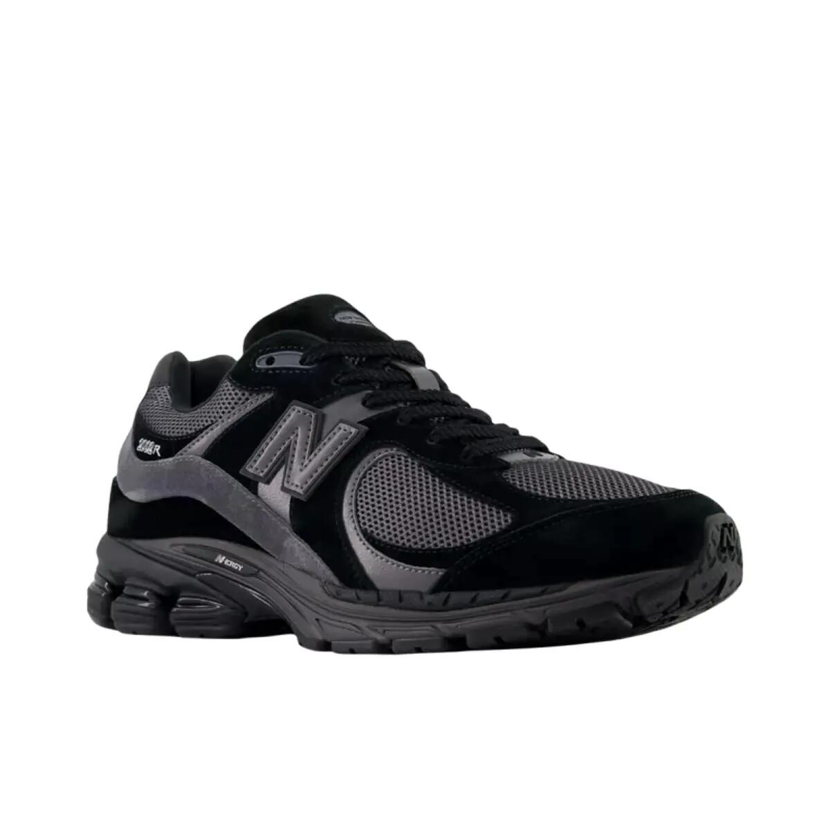 New Balance 2002r Black Black Dark Grey 4/5