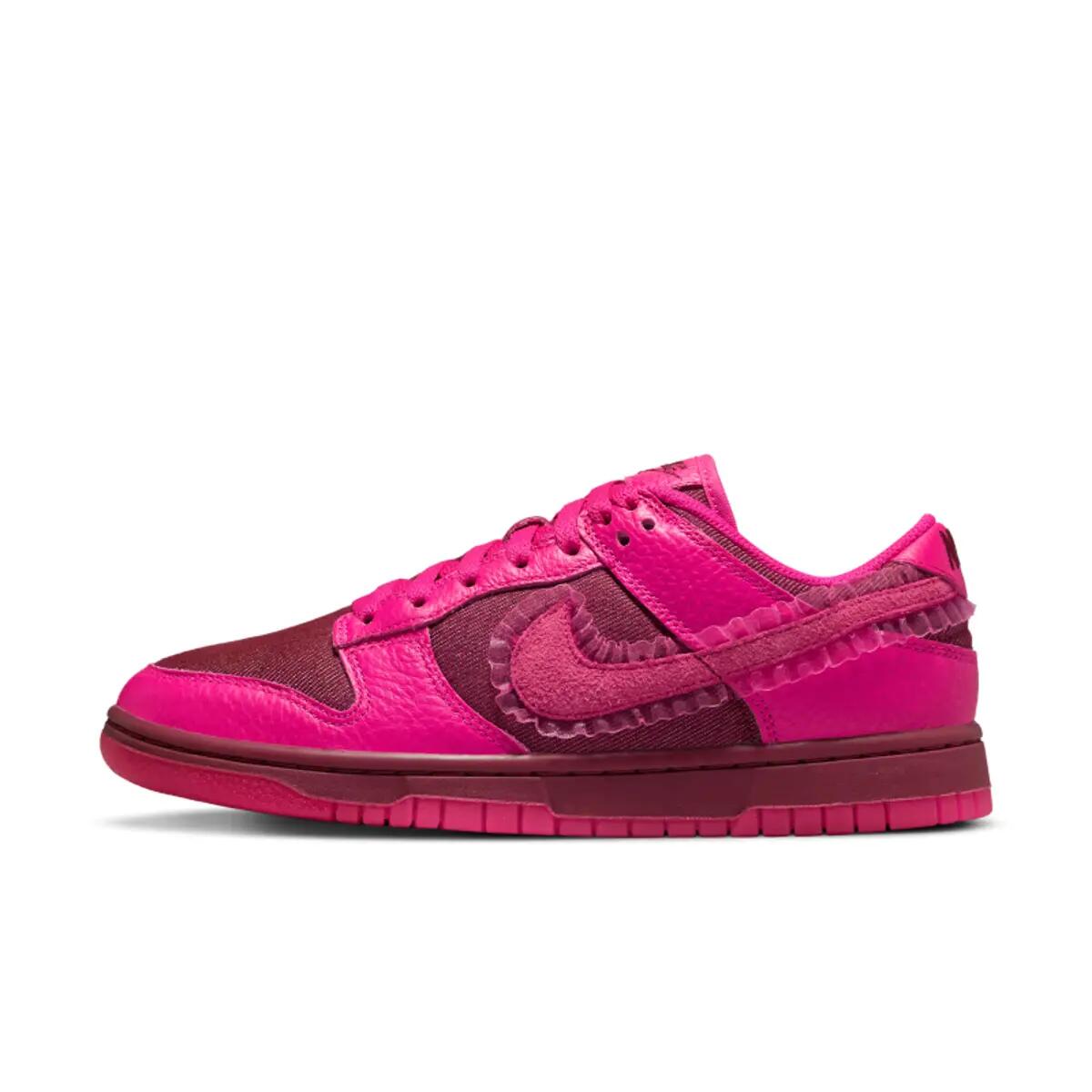 Nike Dunk Low Valentine's Day (2022) (Women's) 2/6