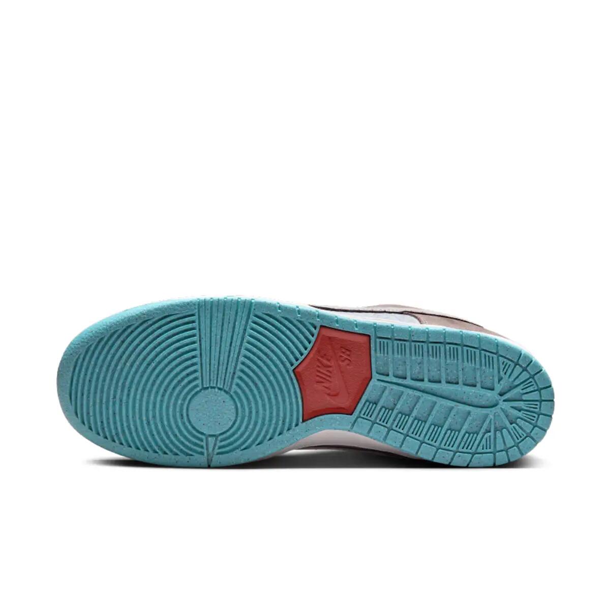 Nike SB Dunk Low Big Money Savings 3/6