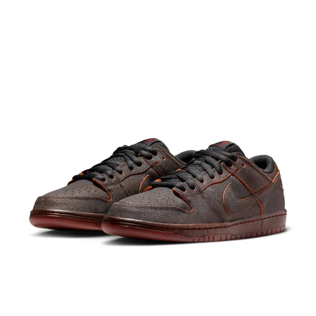 Nike Dunk SB Low Krampus 4/6