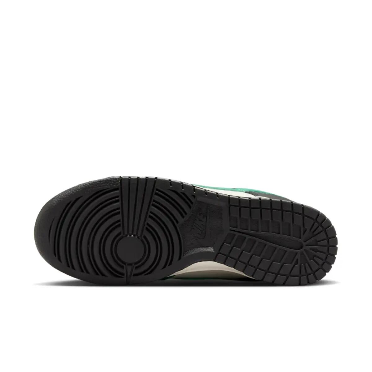 Nike Dunk Low Celtics (Women's) 2/6