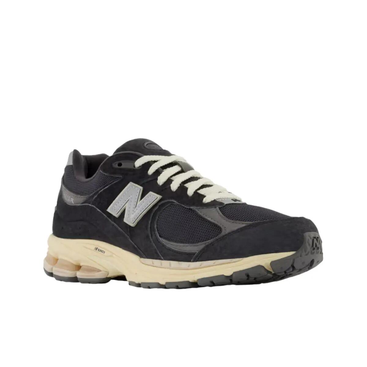 New Balance 2002r Black Dark Grey 4/5