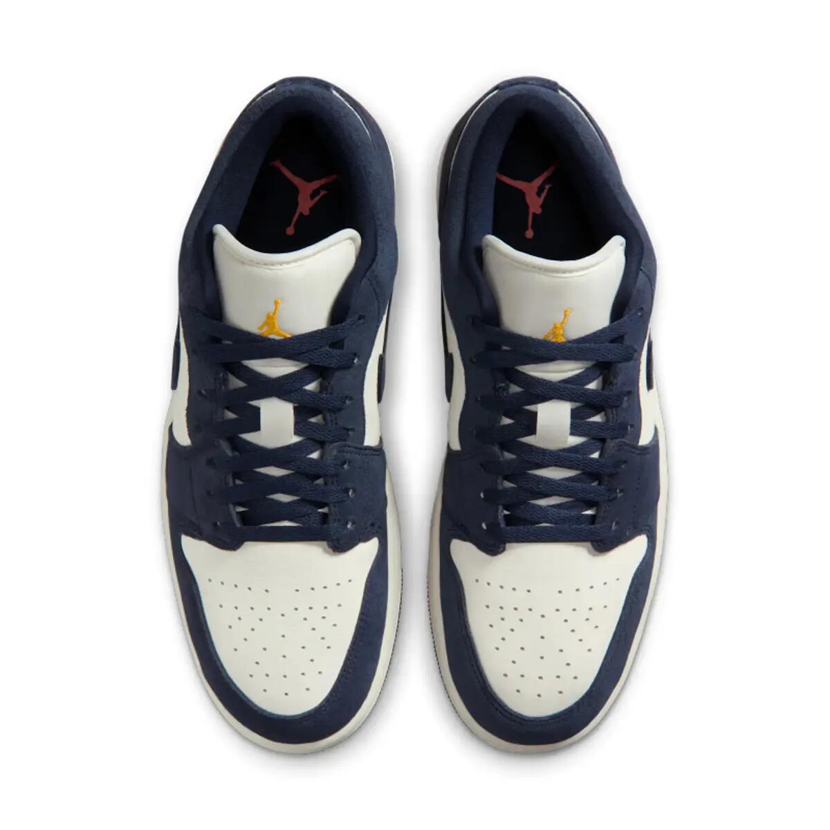 Air Jordan 1 Low SE Obsidian Suede 5/6