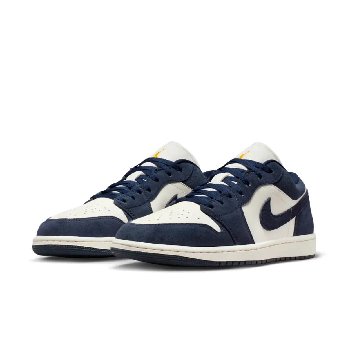 Air Jordan 1 Low SE Obsidian Suede 4/6