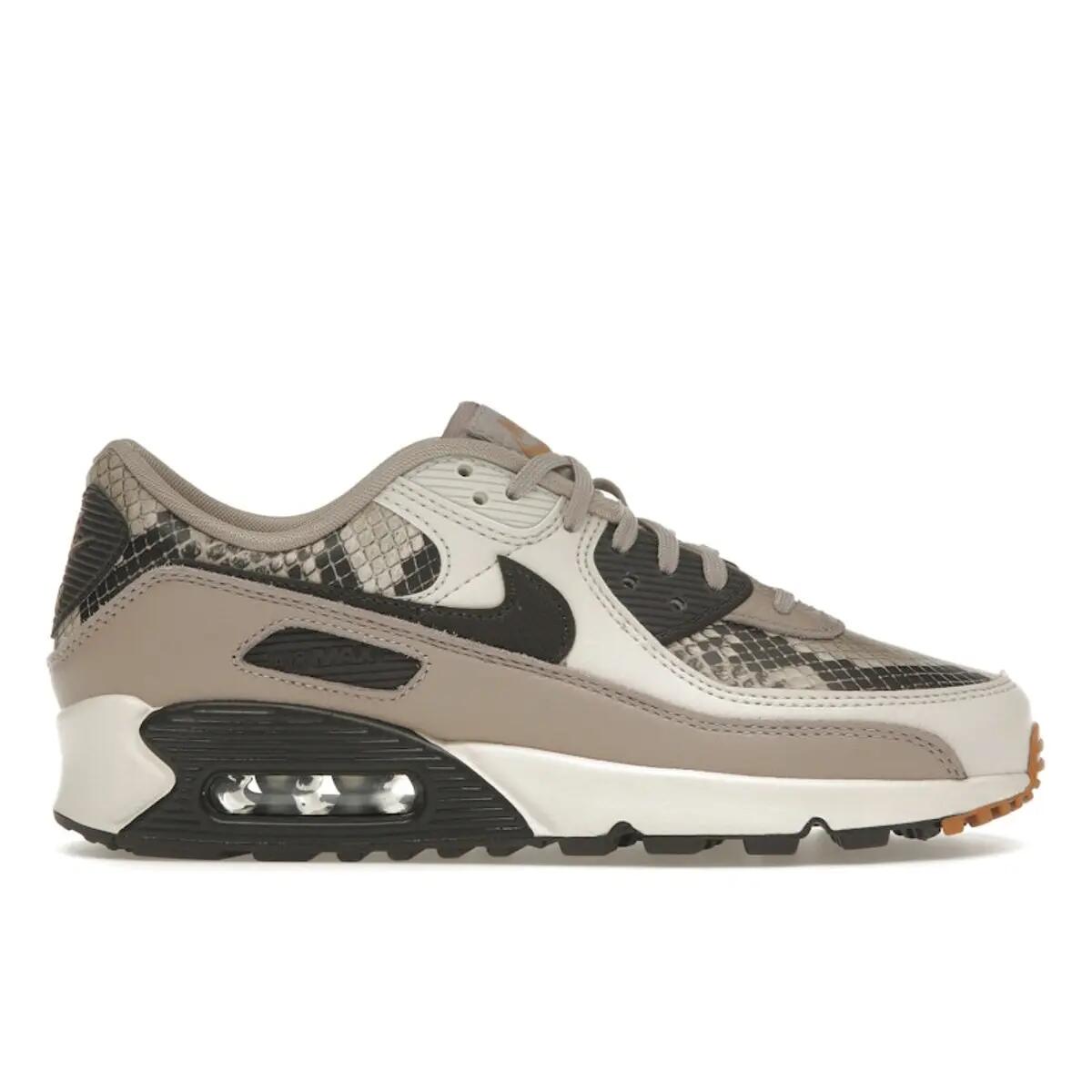 NIKE picture