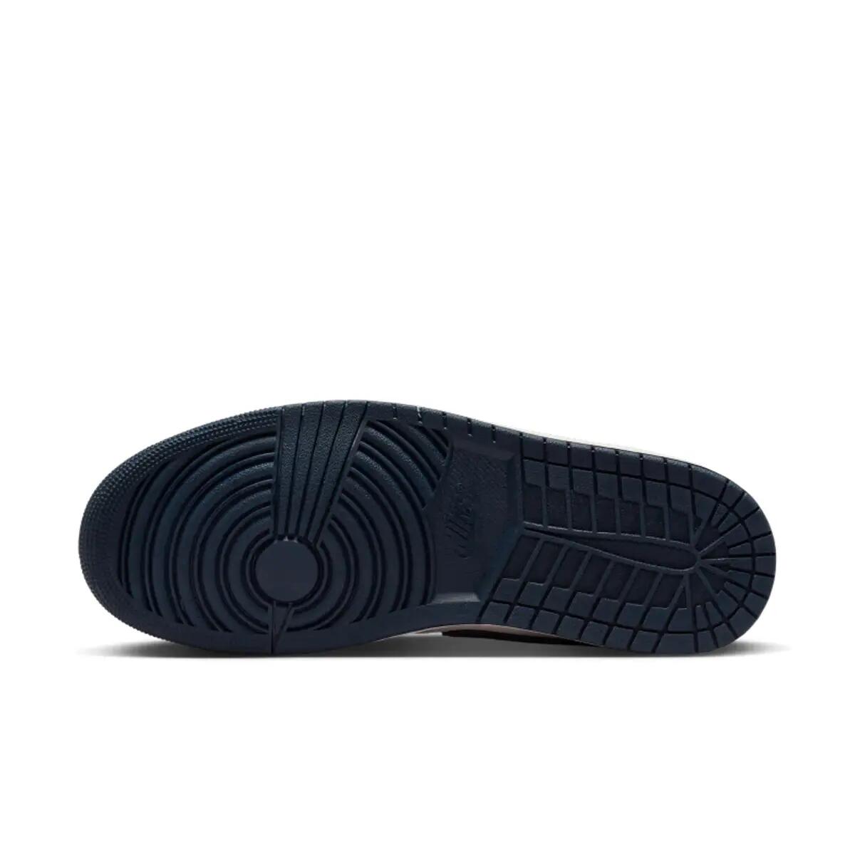 Air Jordan 1 Low SE Obsidian Suede 2/6