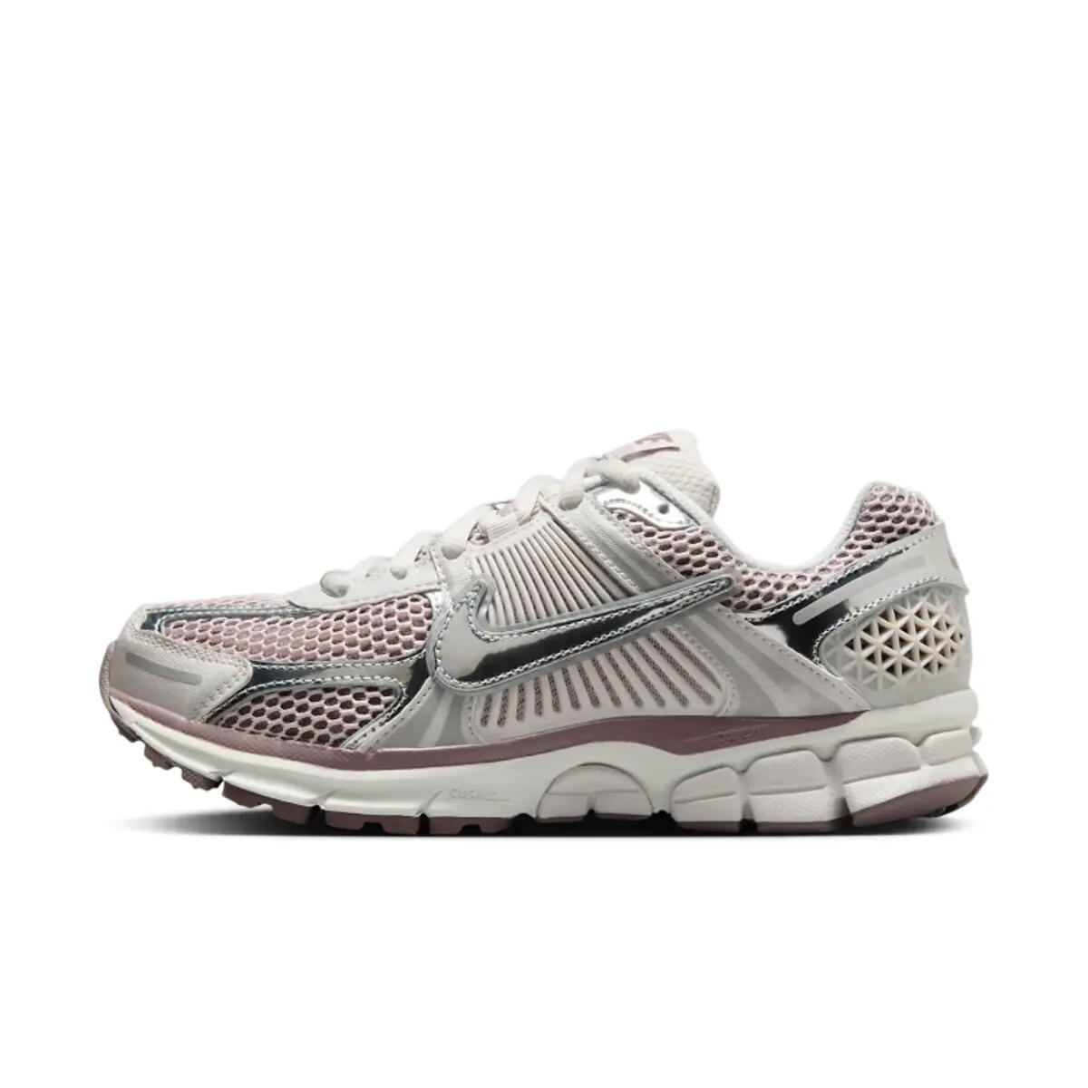 Nike Zoom Vomero 5 Metallic Silver Platinum Violet 3/6