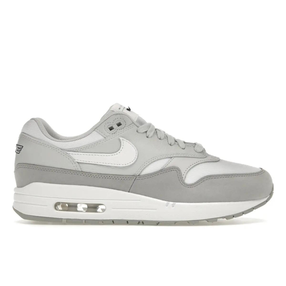 NIKE picture