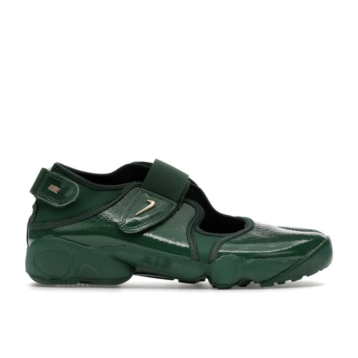 NIKE picture
