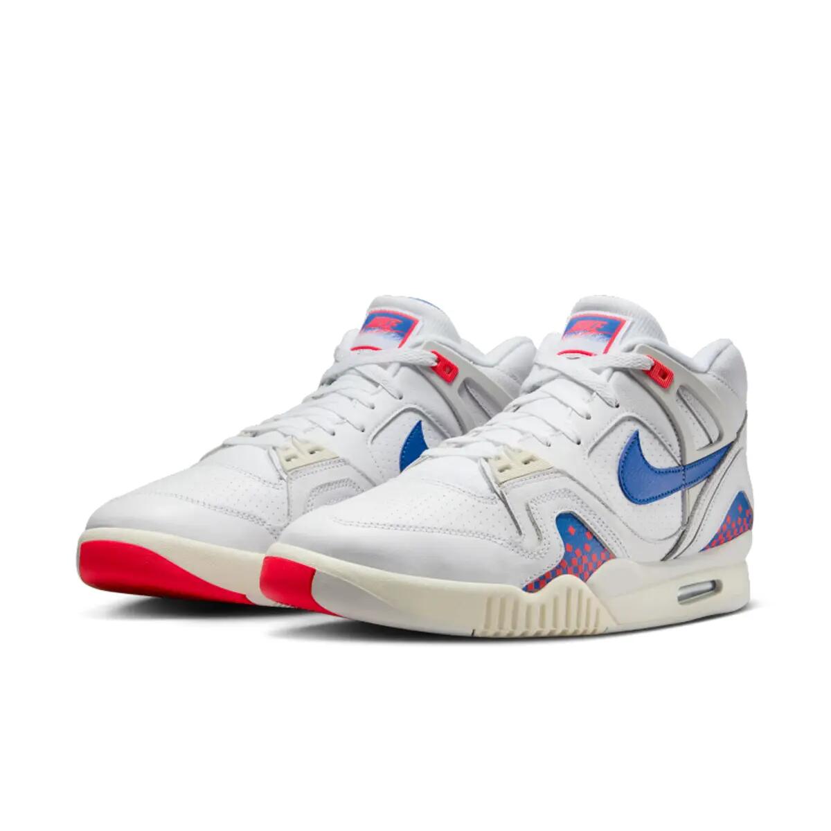 Nike Air Tech Challenge II Pixel Court (2025) 4/6