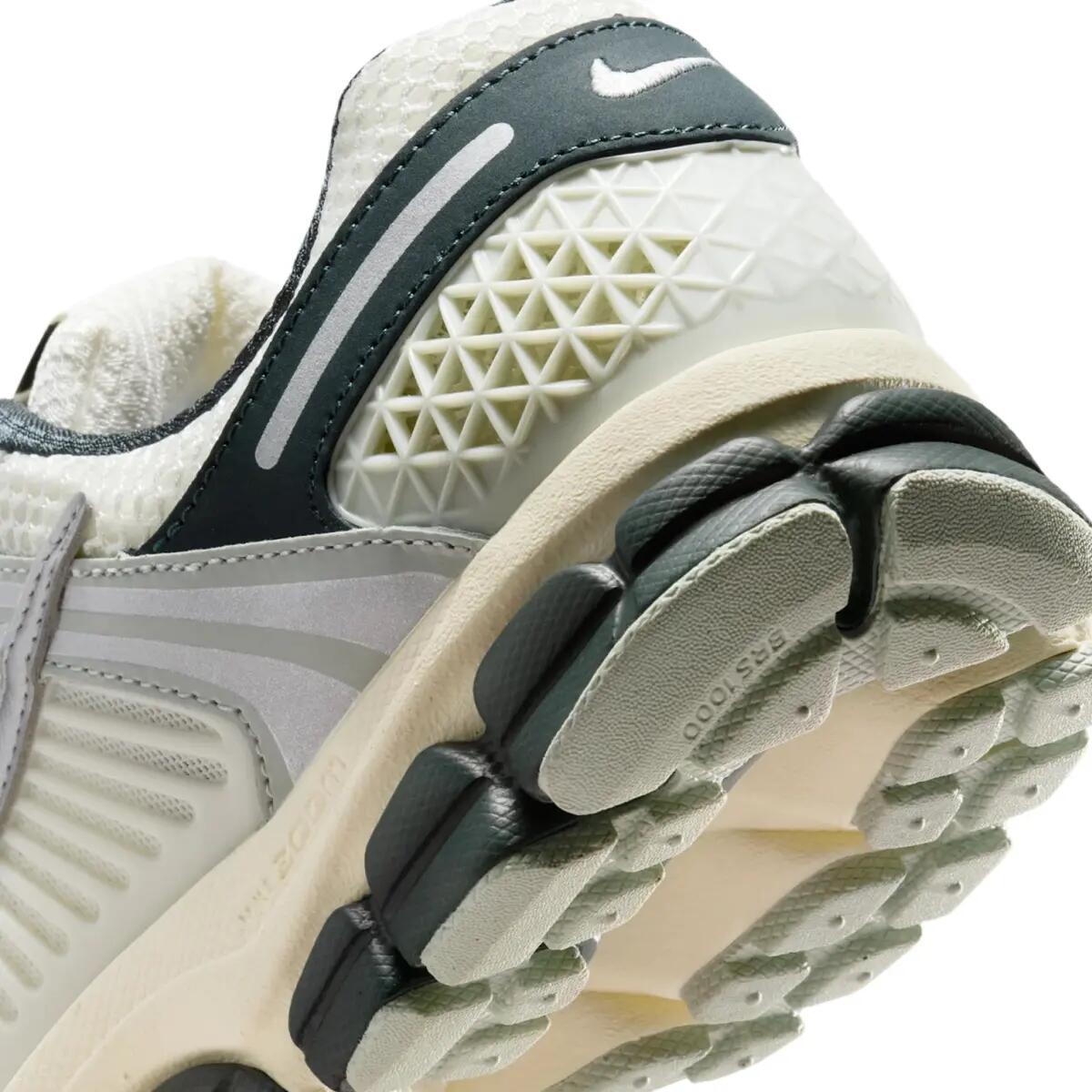 Nike Zoom Vomero 5 Light Silver Seaweed (Women's) 6/6