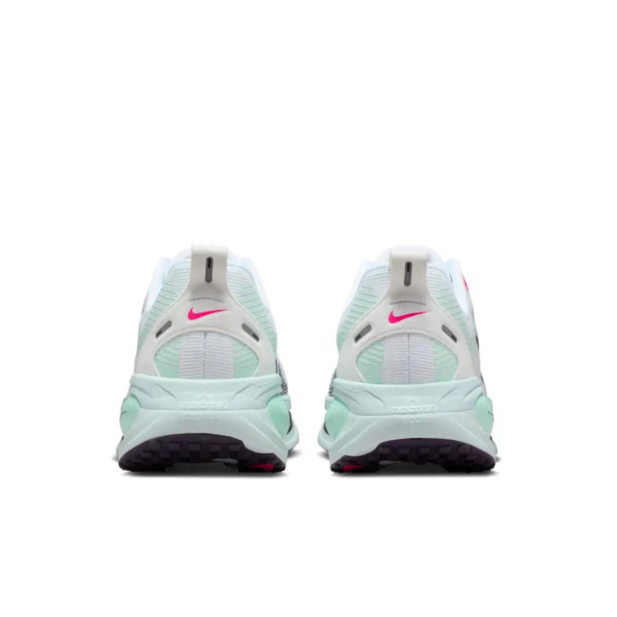Nike Vomero 18 White Glacier Blue Hyper Pink 6/6