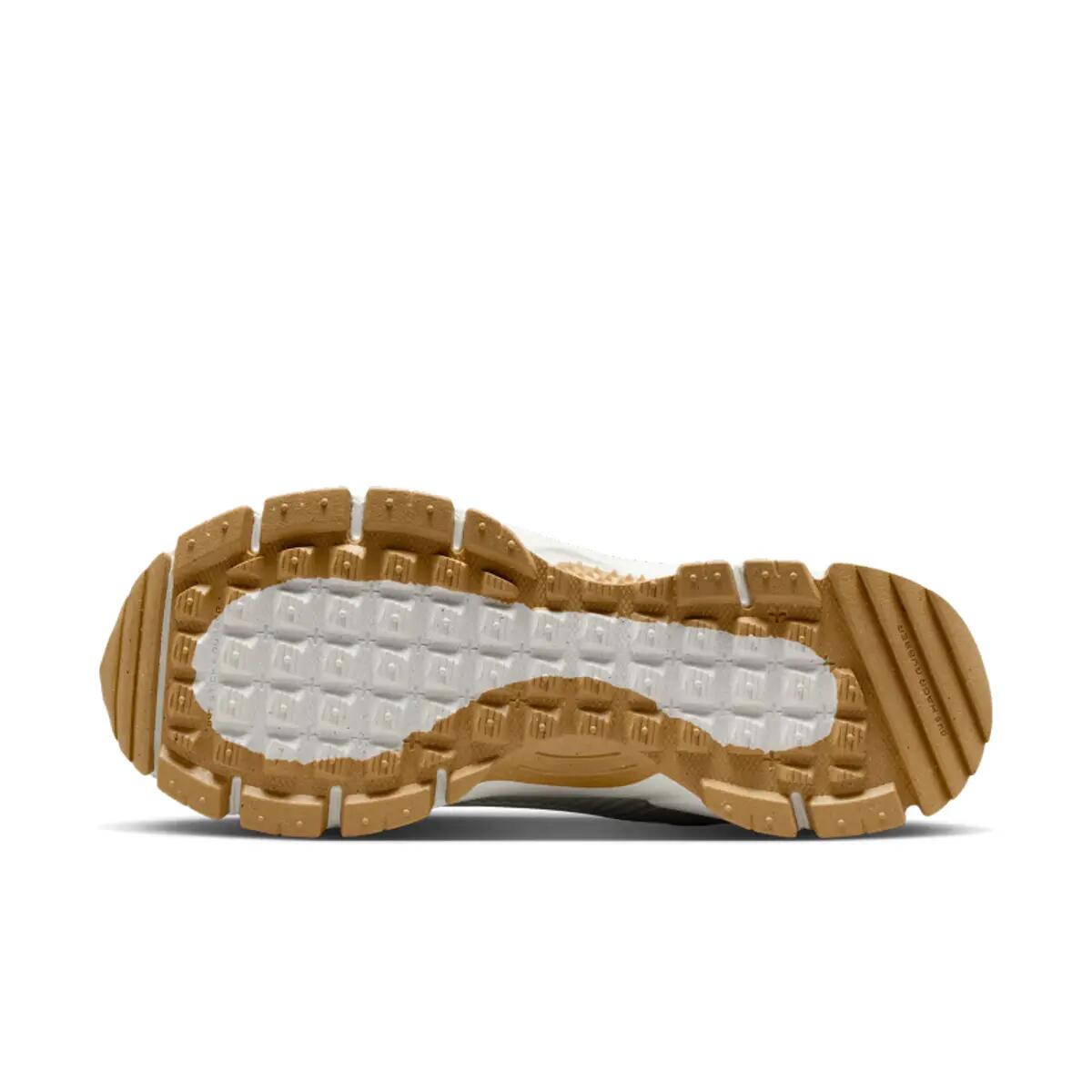 Nike Zoom Vomero 5 Roam Sail Light Stone Gum (Women's) 2/6