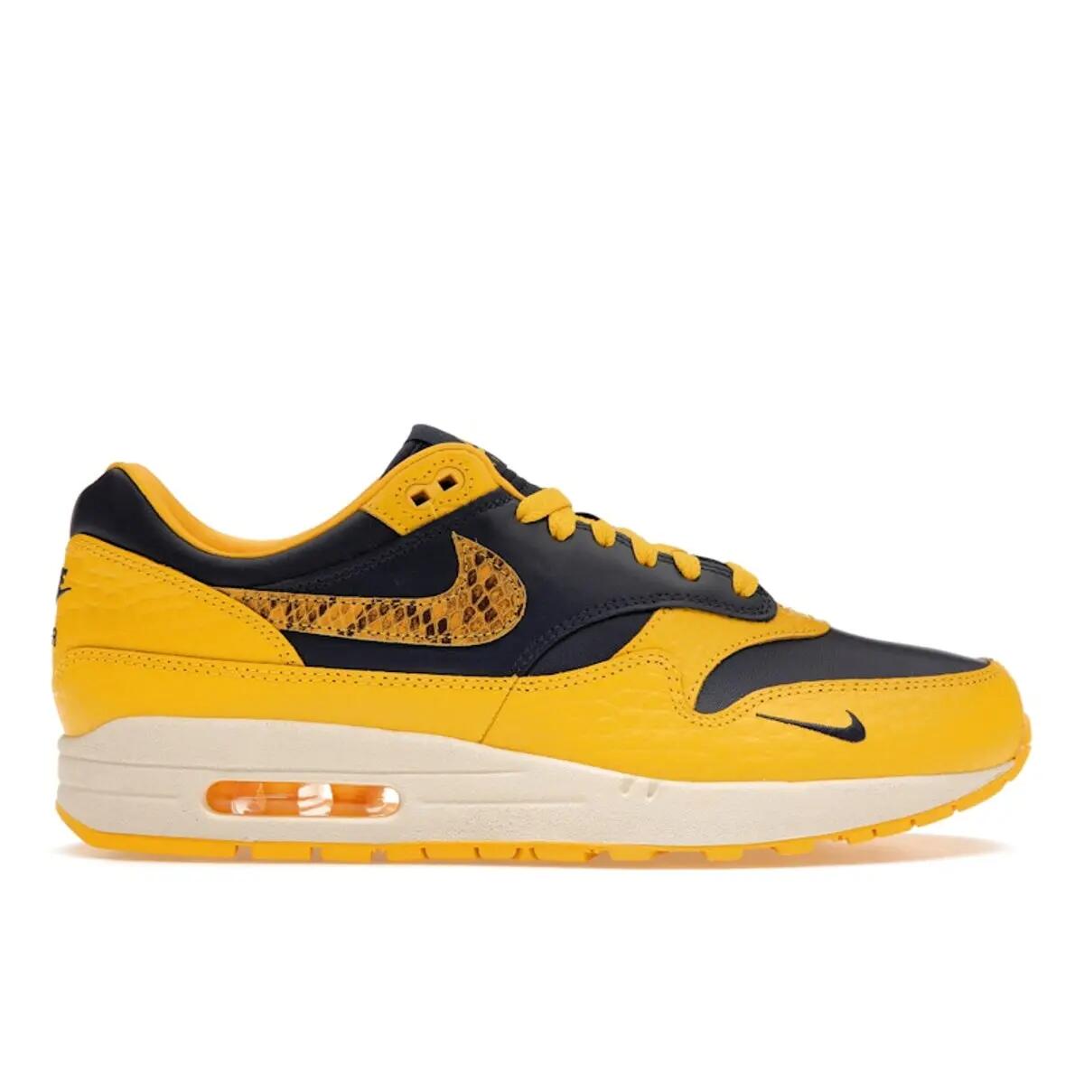 NIKE picture