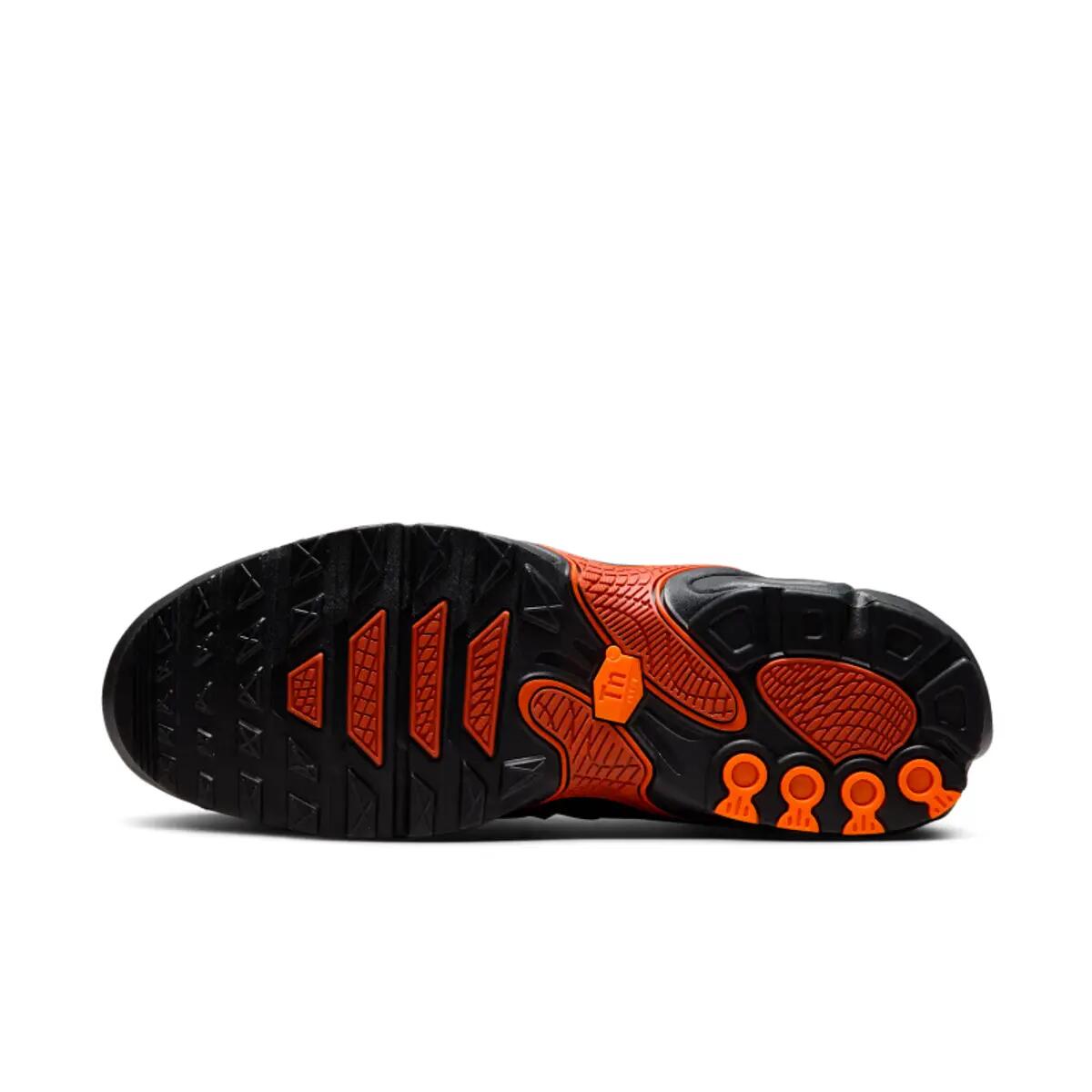Nike Air Max Plus Drift Black Dragon Red 3/6