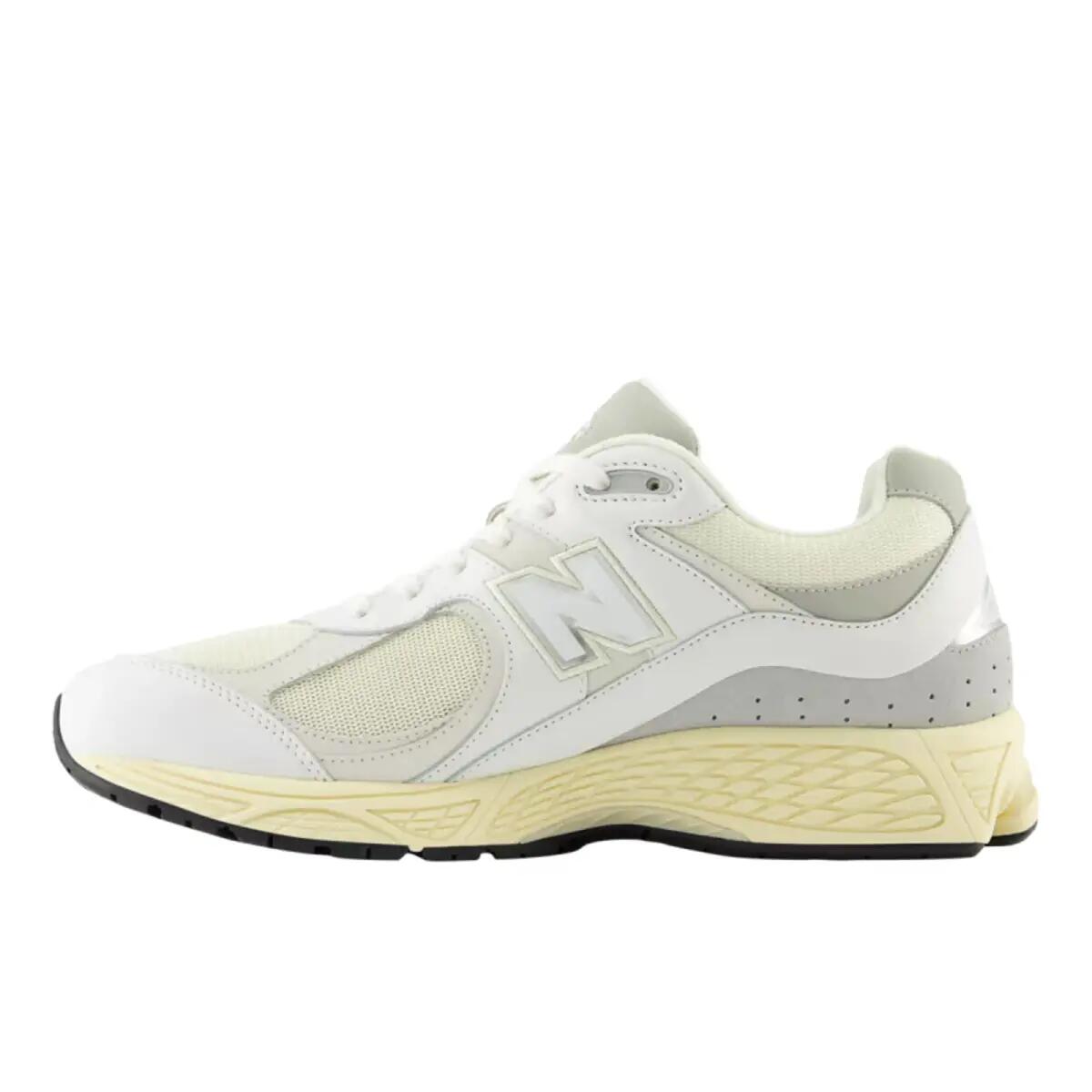 New Balance 2002R White Gold 2/5