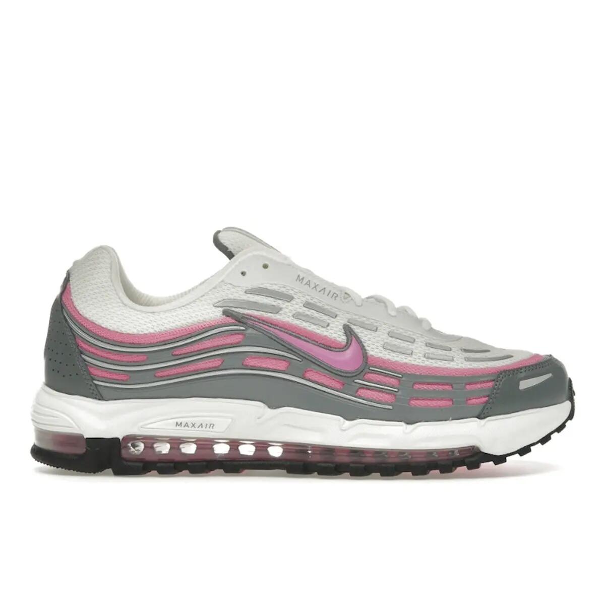 NIKE picture