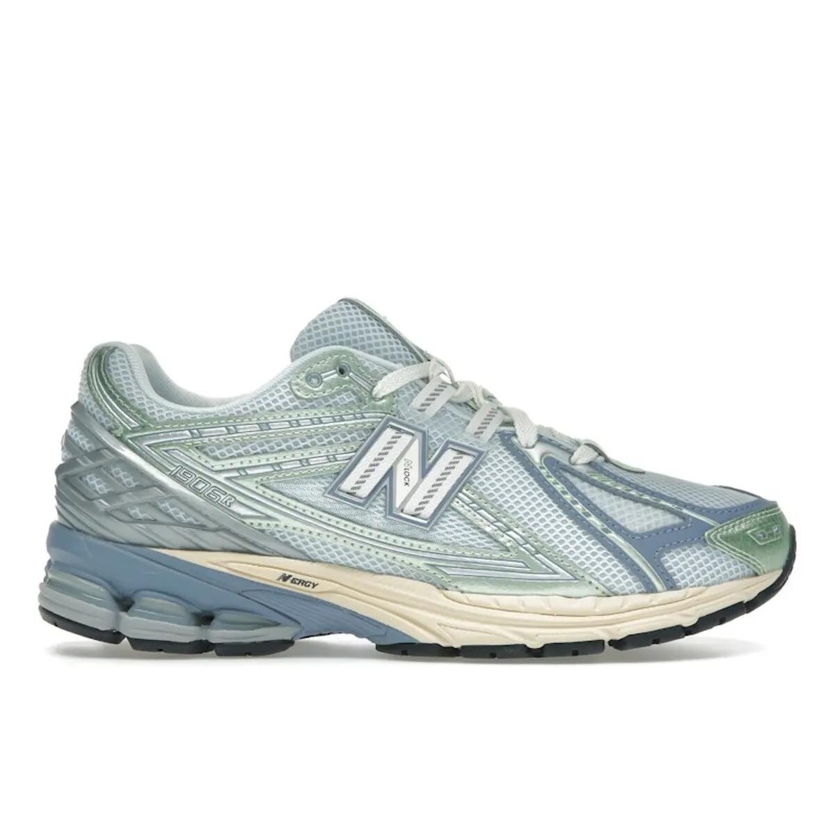 NEW BALANCE picture