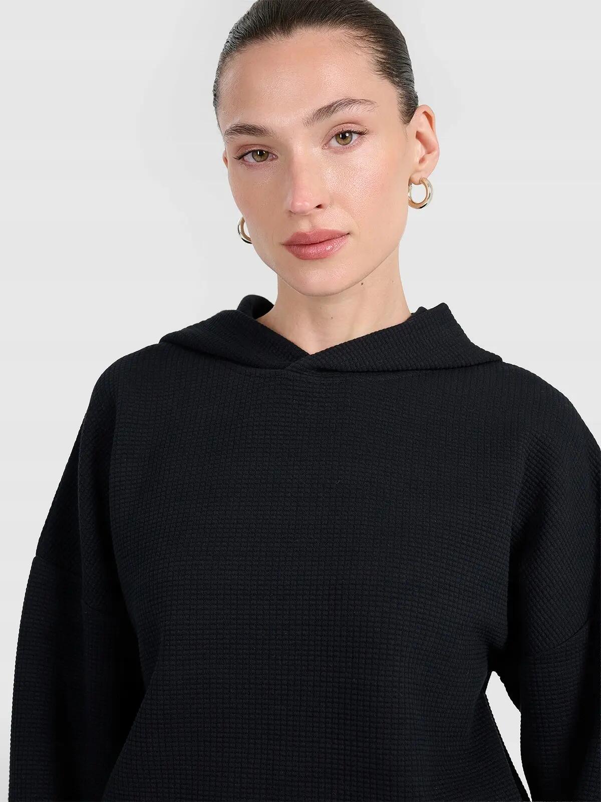 BLUZA DAMSKA DRESOWA 4F Z DZIANINY O SPLOCIE WAFLOWYM TSWSF1847  KOLOR CZARNY 4/12