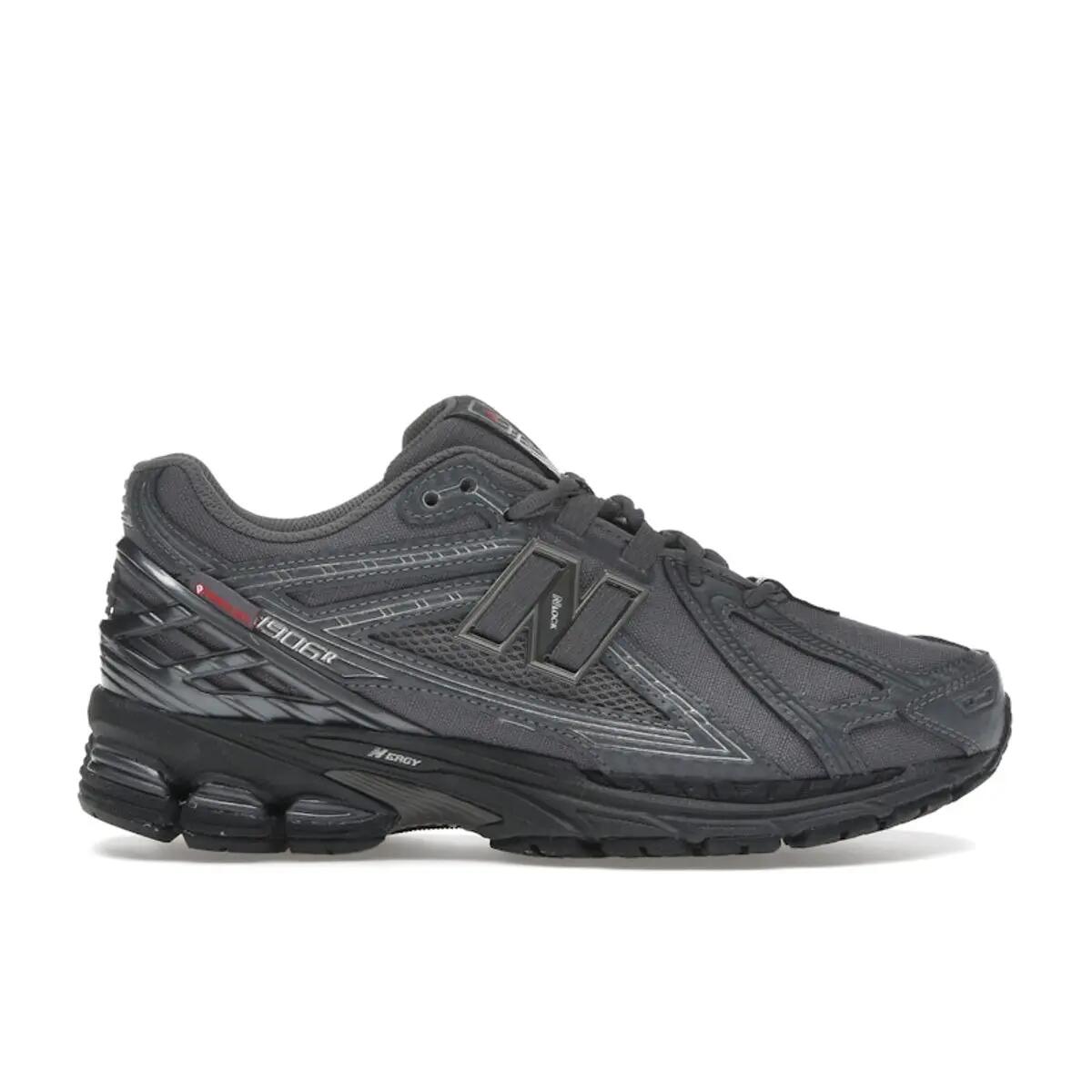 NEW BALANCE picture