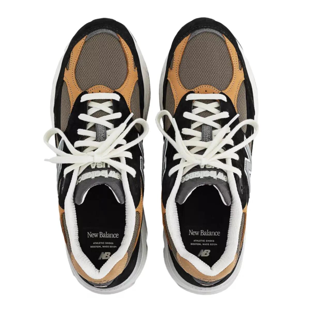 New Balance 990v3 MiUSA Black Tan 3/6
