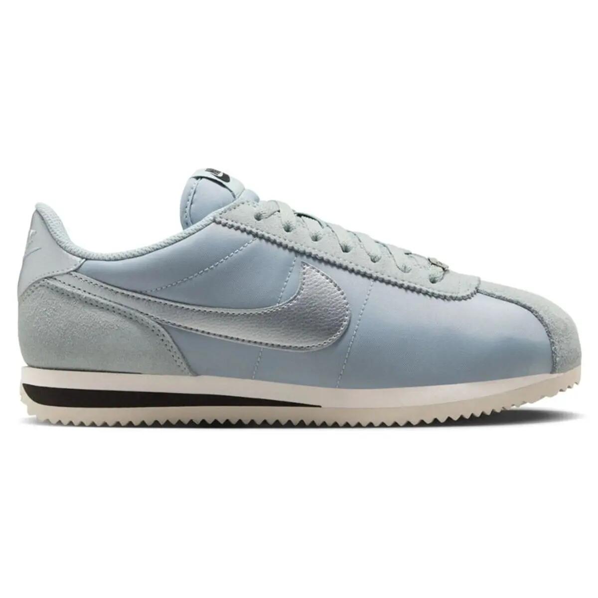 NIKE picture