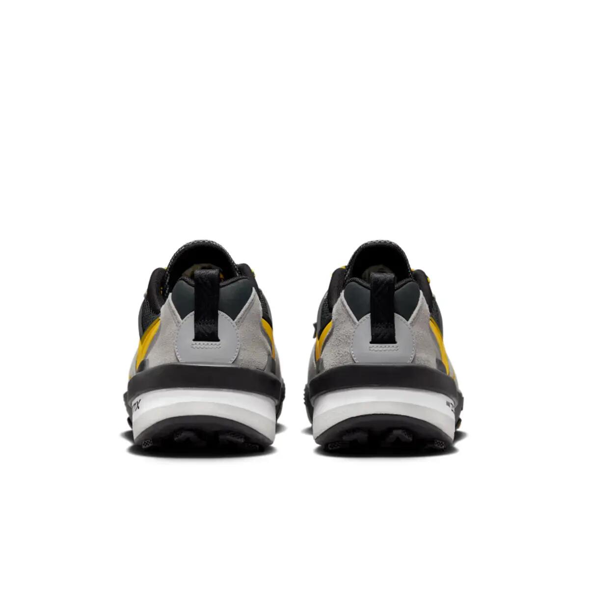 Shoes  Zegamadome SP sacai Matte Silver Yellow 6/6