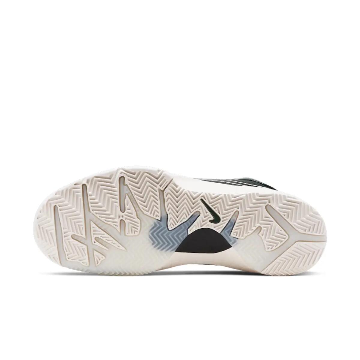 Nike Kobe 4 Protro Undefeated Milwaukee Bucks 3/6