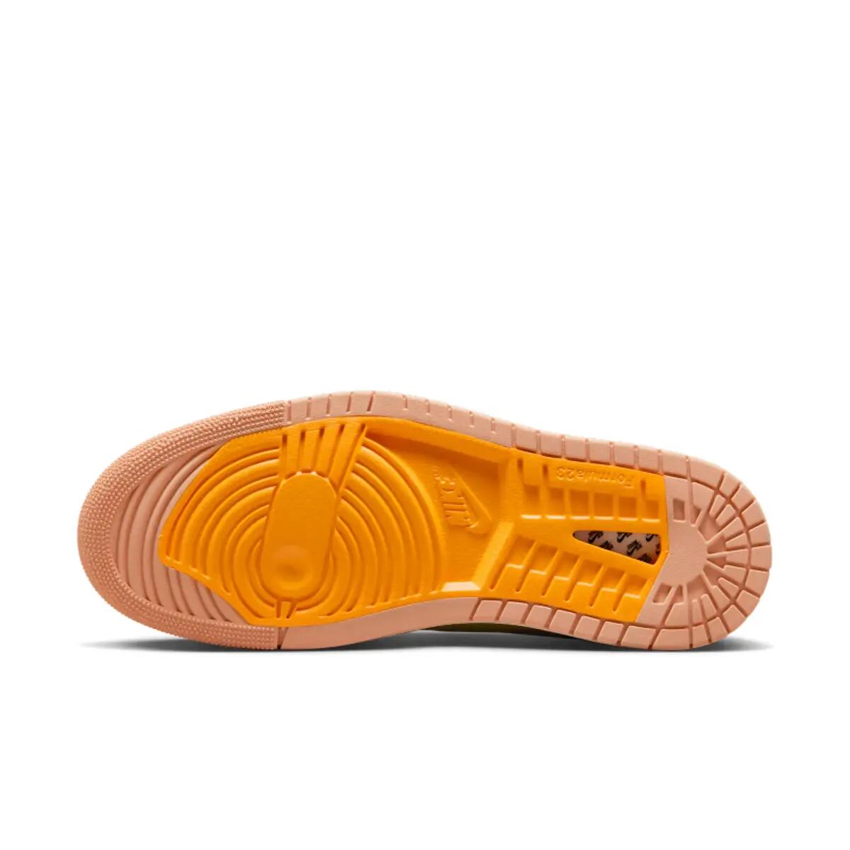 Jordan 1 High Zoom Air CMFT 2 Muslin Vivid Orange 3/6