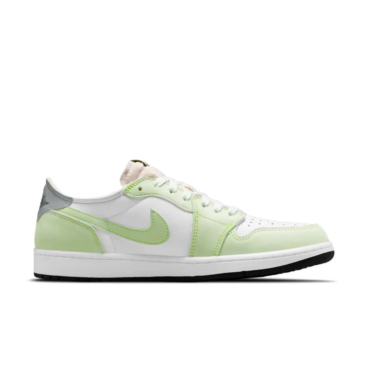 Jordan 1 Retro Low White Ghost Green Black 5/6