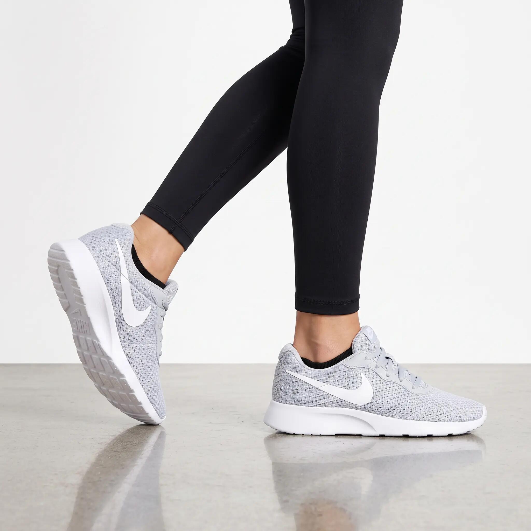 Mulher - Nike Tanjun - Dj6257-03 - Cinzento 5/6