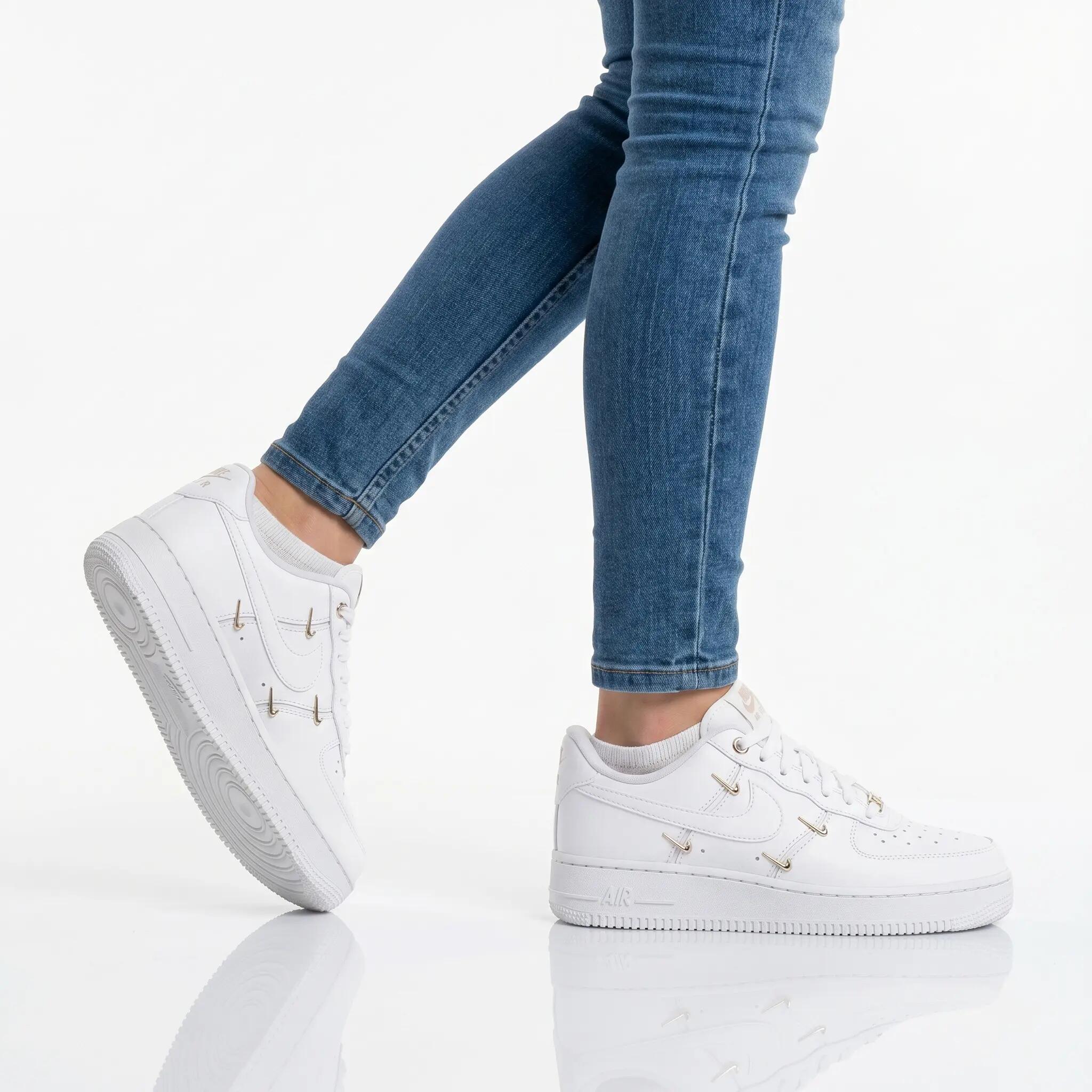 Dames - Nike Air Force 1 ´07 Lx - Fv3654-111 - Wit 5/6