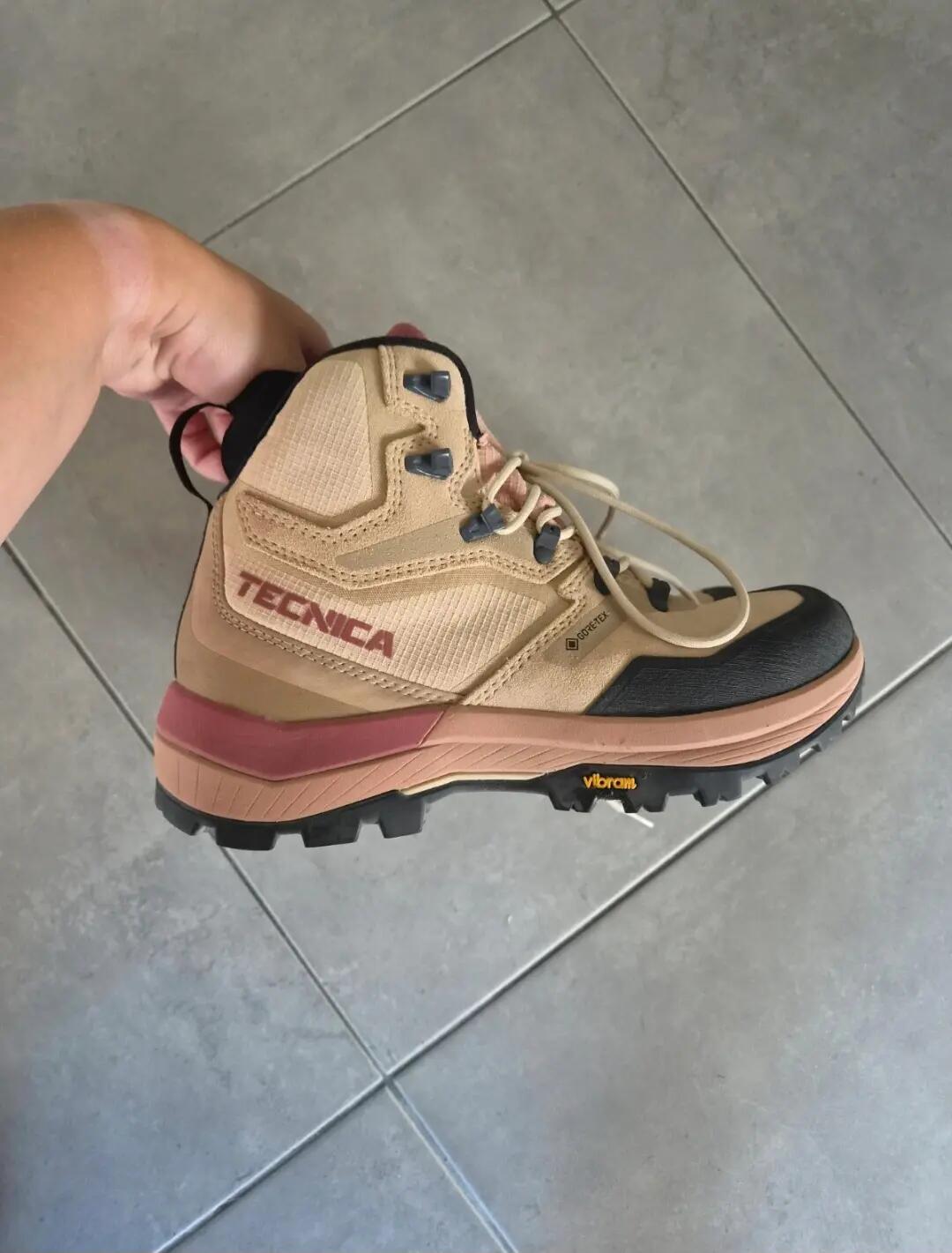 Tussen Particulieren - Waterdichte hoge wandelschoenen voor  dames 3/4