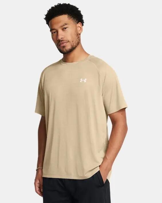 UNDER ARMOUR picture