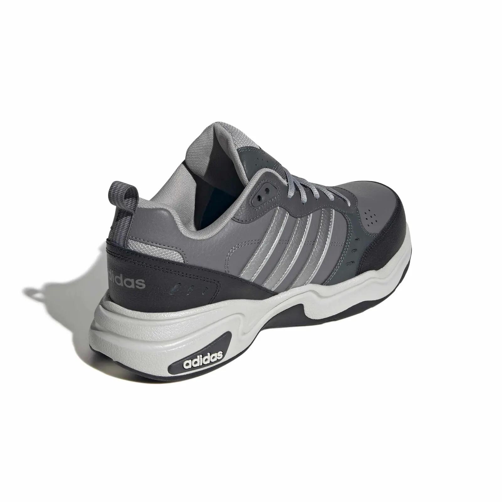 Buty męskie ADIDAS STRUTTER 42.6 6/7