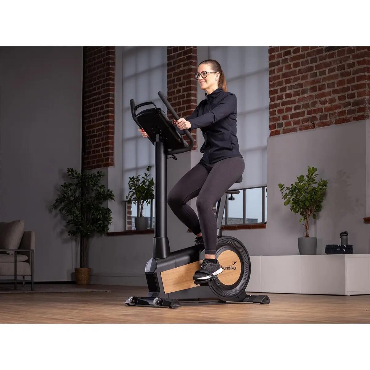 Vélo d'appartement Cykling P15 connecté - Max 150 kg - Inertie 15 Kg - 38 prog. 4/15