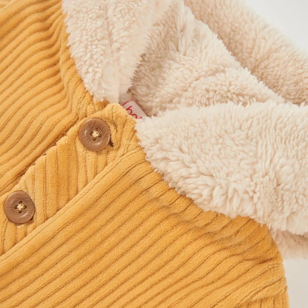 Chaqueta punto bebé amarilla con capucha 3/4