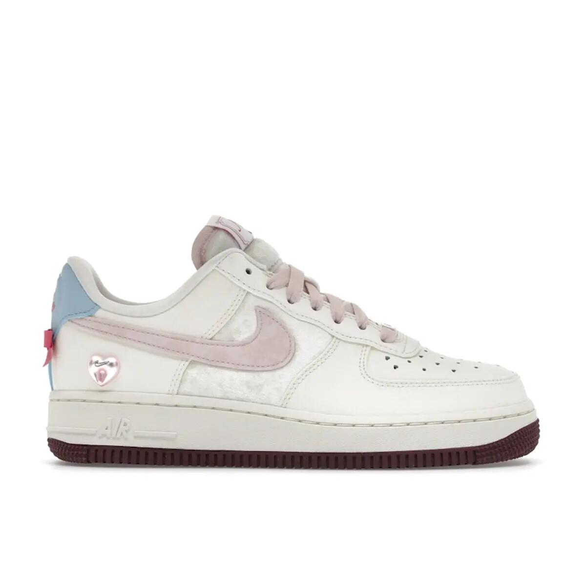 NIKE picture