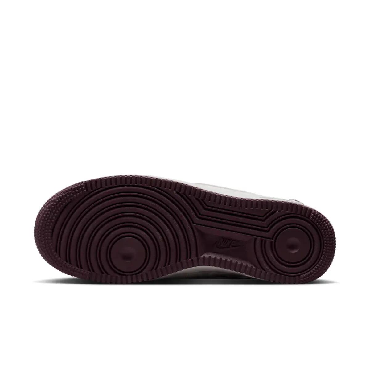 Nike Air Force 1 Low Valentines Day (2026) 2/6