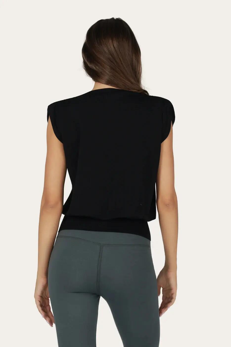 Magnifique haut de Yoga et Pilates Caele coupe ample - Noir 3/6