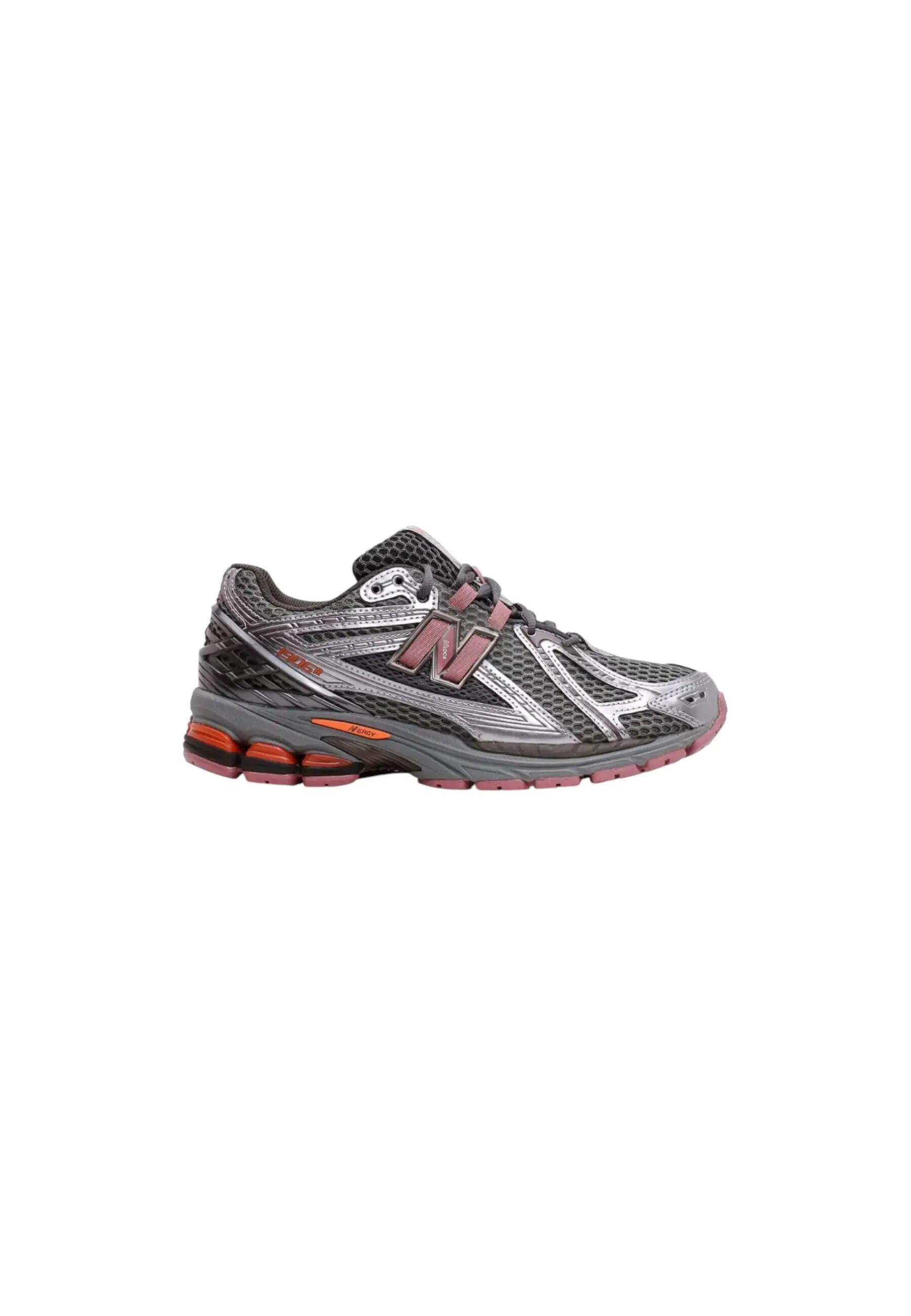NEW BALANCE picture