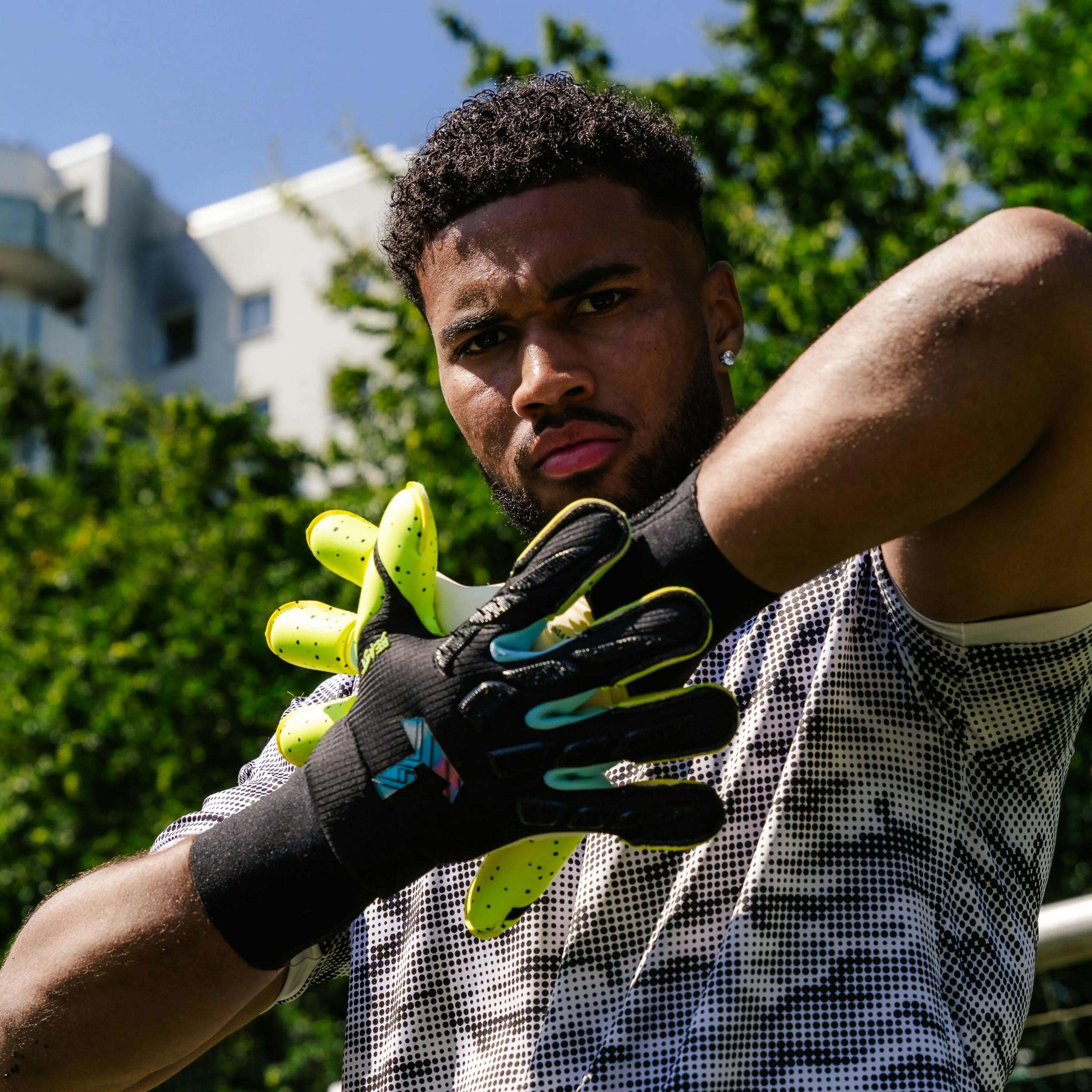 T1TAN BEAST 4.0 Electric Yellow Gants de Gardien de But, Taille 6 9/10